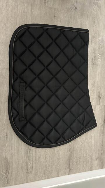 Tapis Noir Jump’in