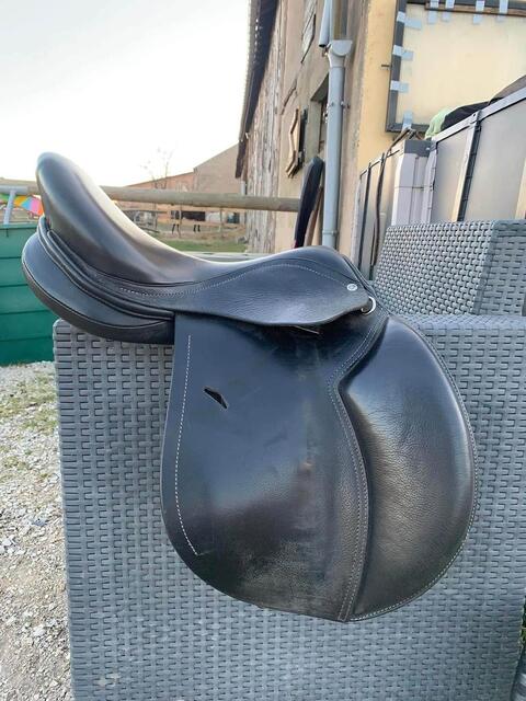 selle fouganza noire cuire