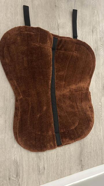 amortisseur noir et marron