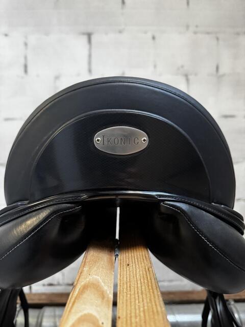 Selle de dressage Ikonic