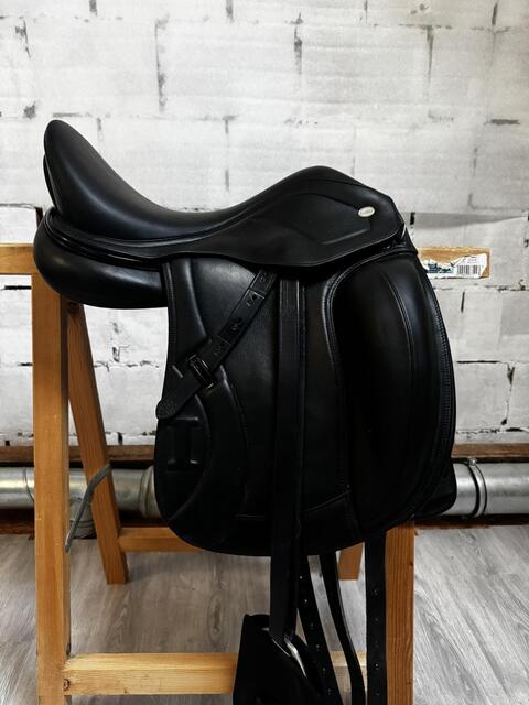 Selle de dressage Ikonic