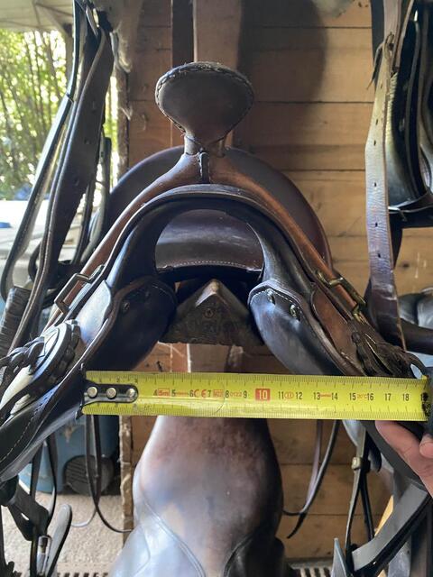 selle TH taille 17,5 numérotée