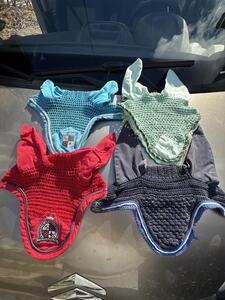 Vend bonnets Corse