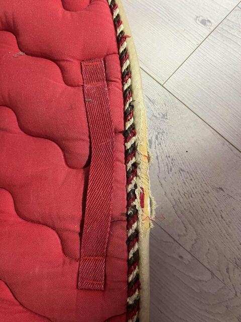 tapis rouge équi-thème