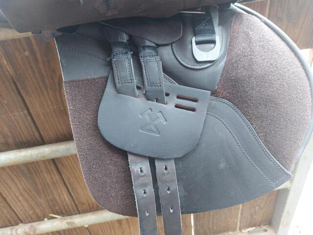 Selle mixte en cuir marron 17,5