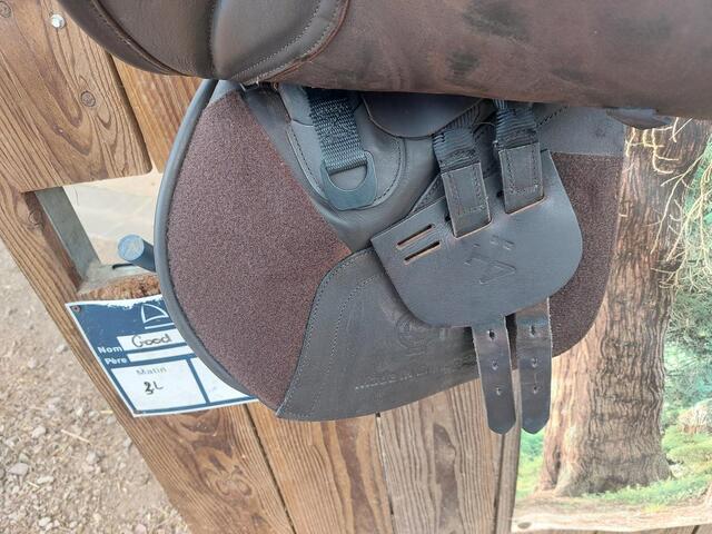 Selle mixte en cuir marron 17,5