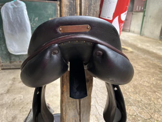 Selle childeric noire