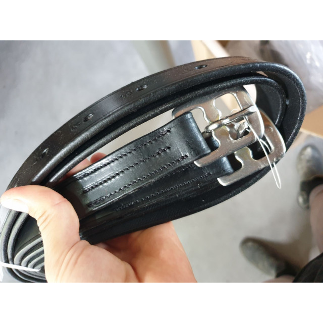 Selle Dressage Thesee taille 17' toute équipée NEUVE