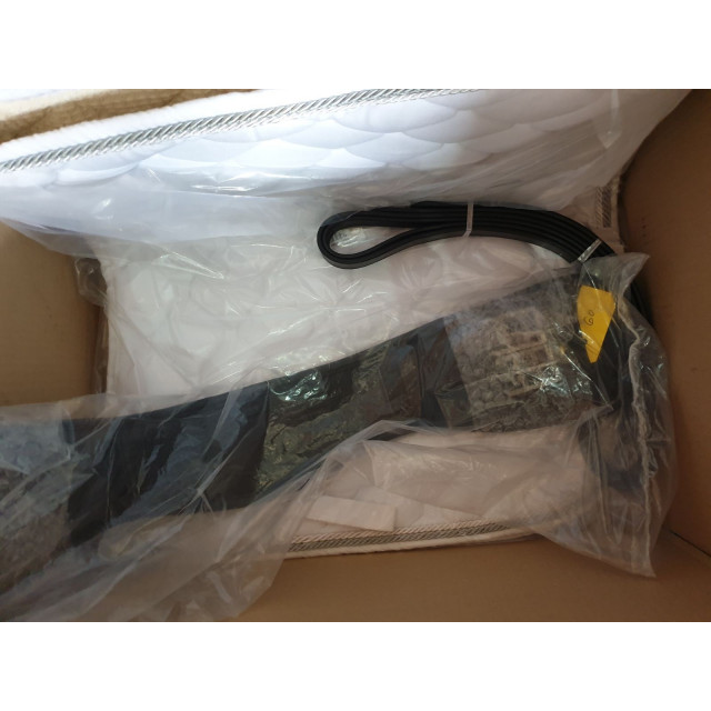 Selle Dressage Thesee taille 17' toute équipée NEUVE