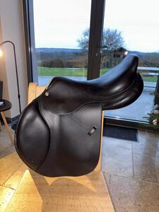 Selle Cwd noire 17,5 pouces