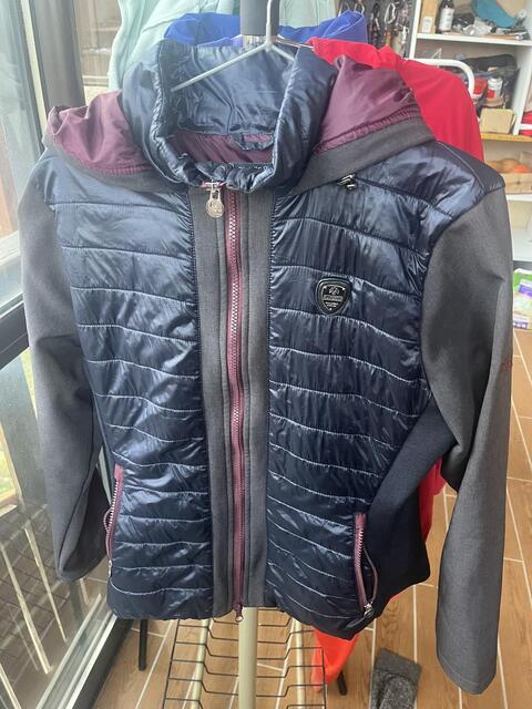 Veste flags and cup