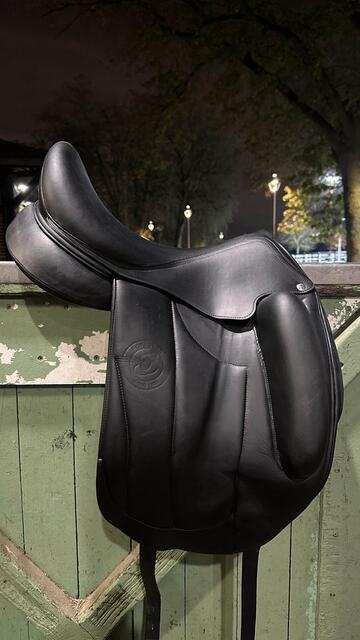 Selle de dressage Aachen Forestier