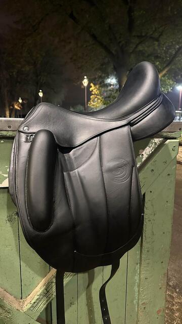 Selle de dressage Aachen Forestier