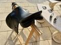 Selle mixte en cuir noir