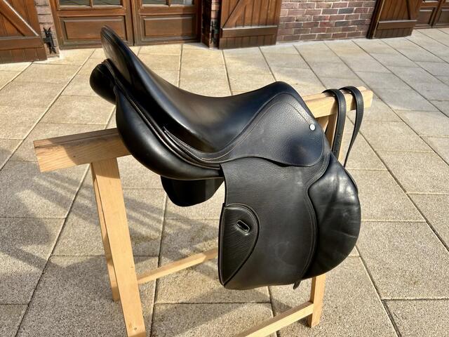 Selle mixte en cuir noir