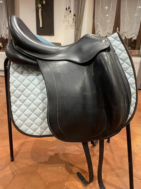 Selle dressage Childeric DHE 17’5