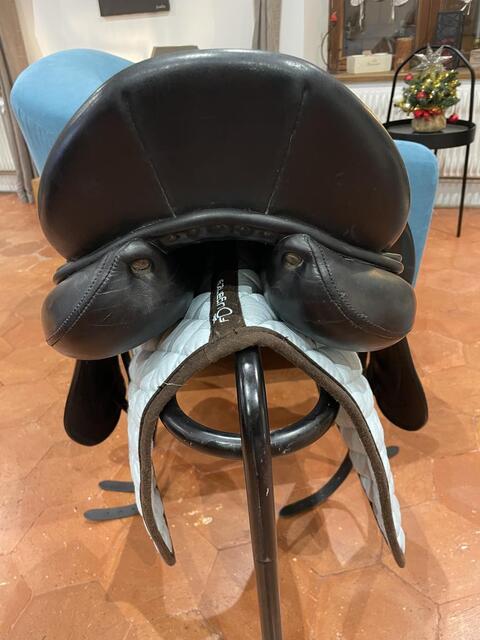 Selle dressage Childeric DHE 17’5