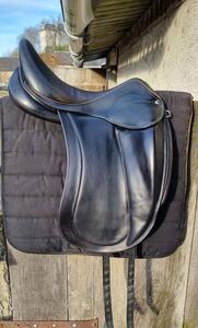 selle Childeric dressage