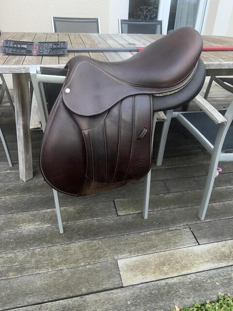 Selle forestier mixte 2024 très bon état