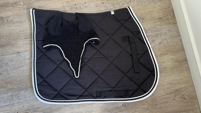tapis HFI noir et blanc