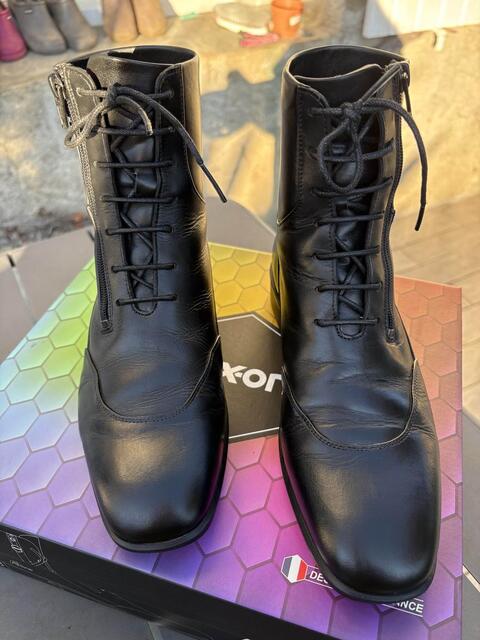 Boots Flex On