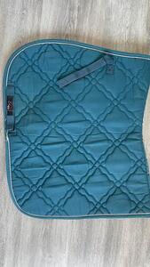 Tapis bleu HKM