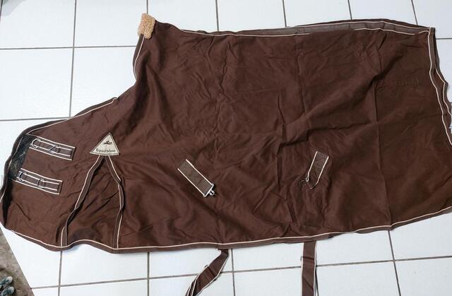 Chemise d'écurie marron de la marque EQUITHEME