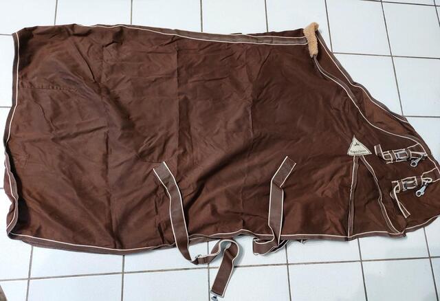 Chemise d'écurie marron de la marque EQUITHEME