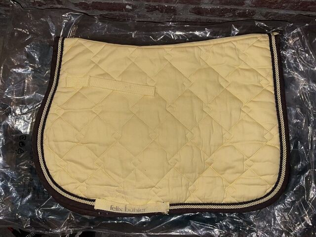Tapis cheval jaune et marron Felix Bühler