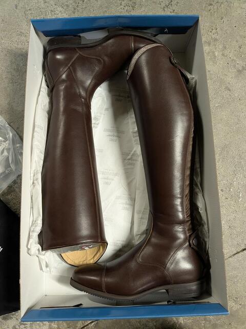 BOTTES