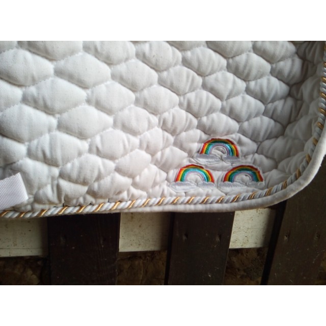 Bonnet Arc En Ciel et Tapis Arc en ciel Licorne