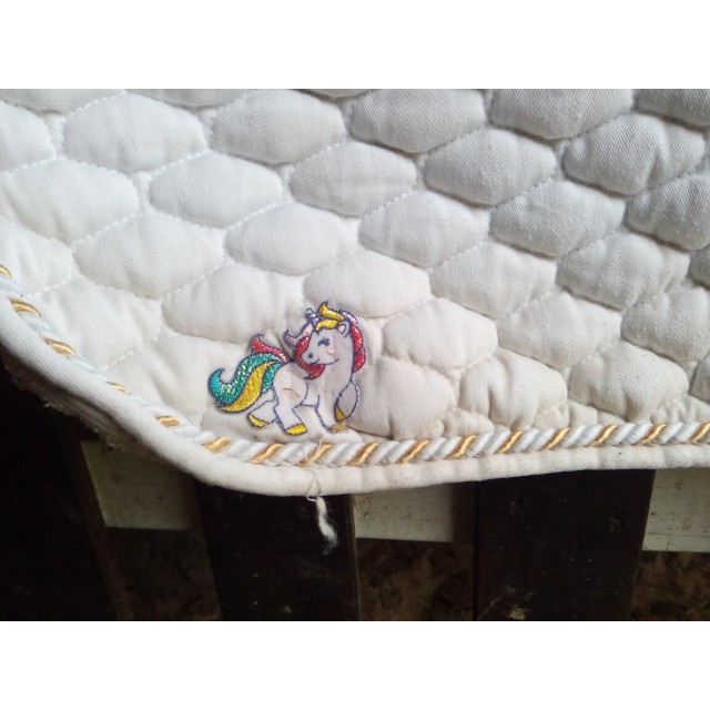 Bonnet Arc En Ciel et Tapis Arc en ciel Licorne