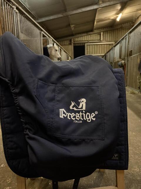Selle de dressage Prestige 17p noire