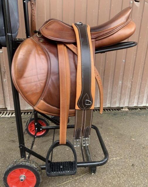 Selle Mixte complète 17,5 Cuir de Veau Marque Henri De Rivel