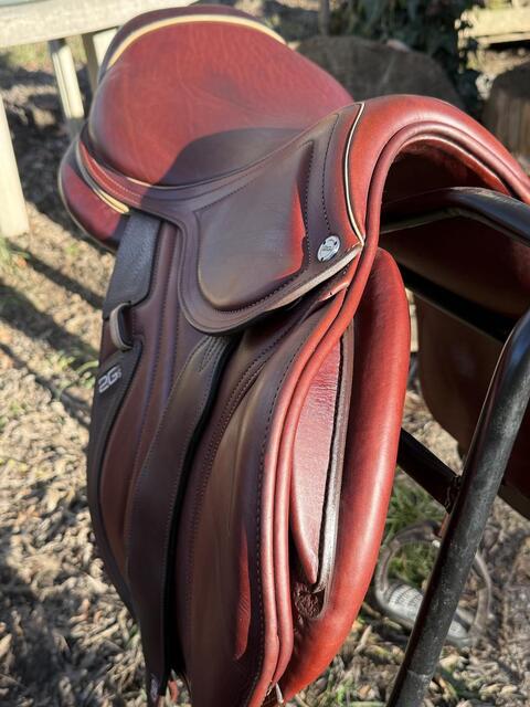 Selle CWD mademoiselle 17 pouces