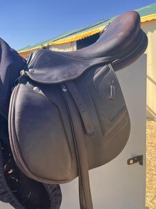 Selle Renaissance F2 17 pouces PM