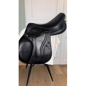 Selle Ikonic
