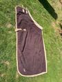 Couverture polaire Mark Todd – Marron & Beige – Taille 145 cm