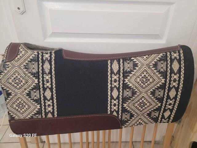 Tapis feutrine western