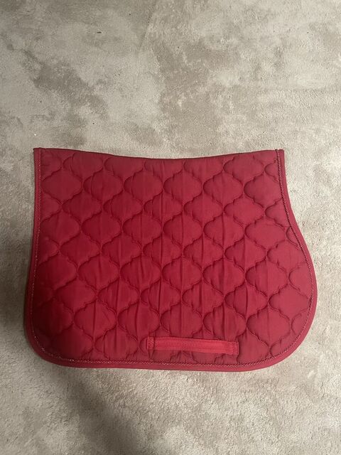 Ensemble Tapis Riding World + Bonnet Equitheme rouge et noir