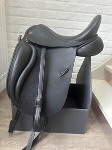 selle Jeffries dressage