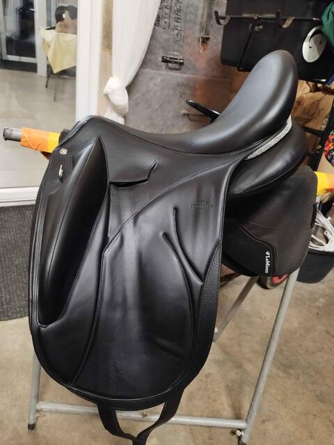selle dressage devoucoux makila lab
