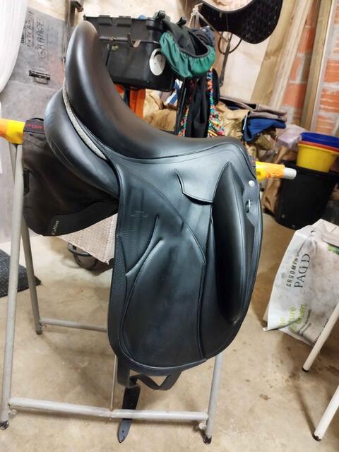selle dressage devoucoux makila lab