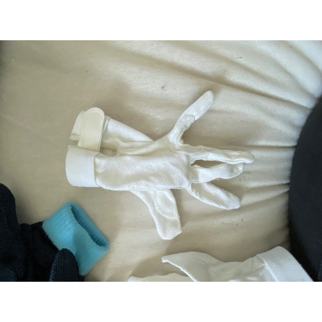 Gants blancs neuf