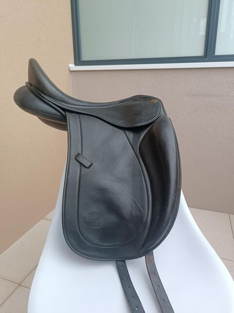 Selle de dressage Eric Thomas 17" – Excellent état – 2019