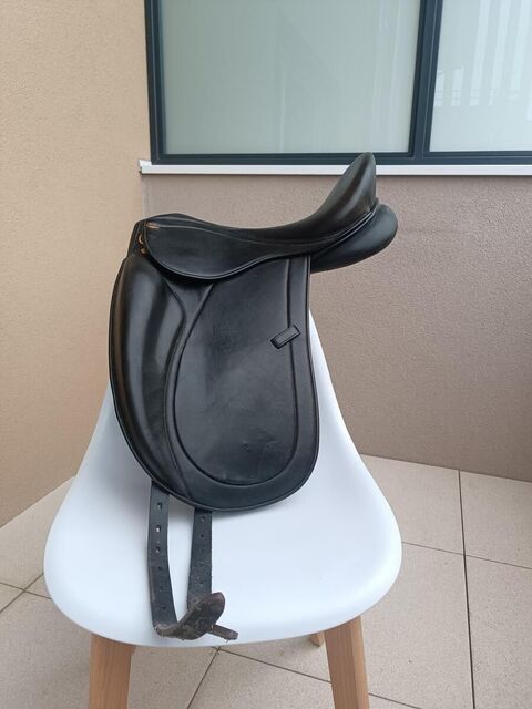 Selle de dressage Eric Thomas 17" – Excellent état – 2019