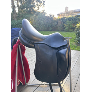 Selle de dressage noire 17,5  CWD