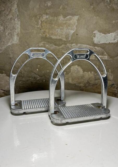 étriers jin stirrup