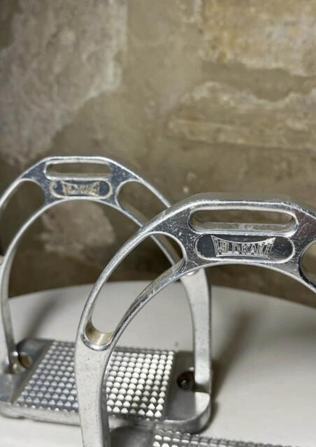 étriers jin stirrup