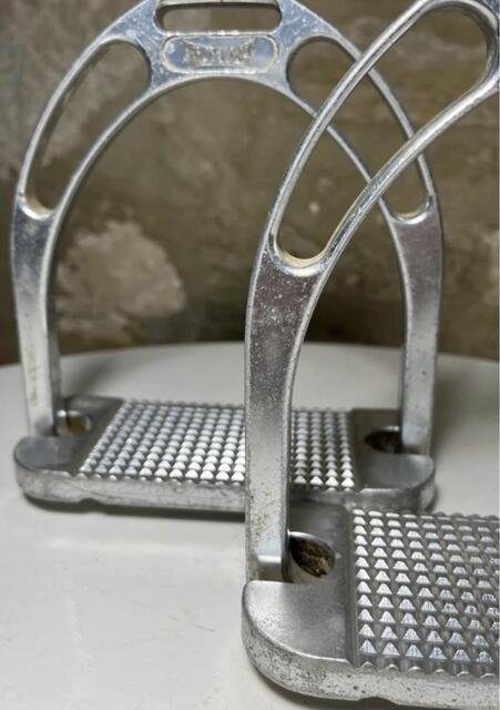 étriers jin stirrup